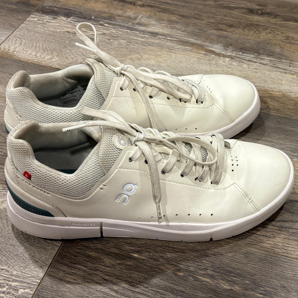 Classic White Men's Sneakers